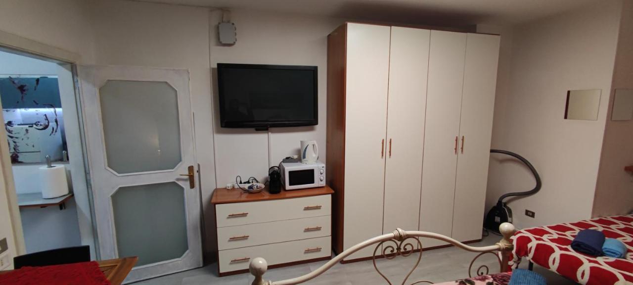 Super Central Studio, No Noise, Near Seaside, Shops Бари Екстериор снимка